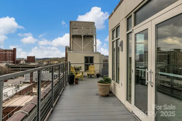 $379,000 | 59 College Street, Unit 402, Asheville, NC 28801