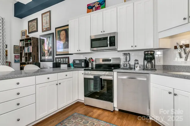 $379,000 | 59 College Street, Unit 402, Asheville, NC 28801