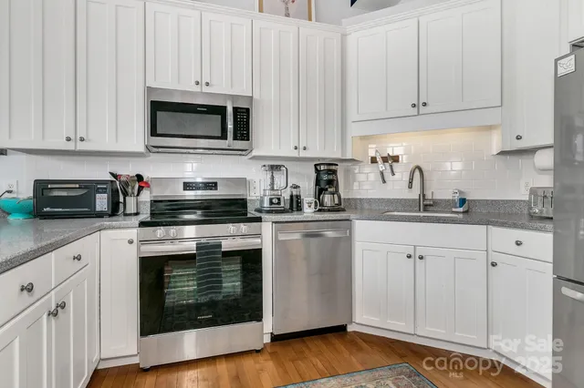 $379,000 | 59 College Street, Unit 402, Asheville, NC 28801