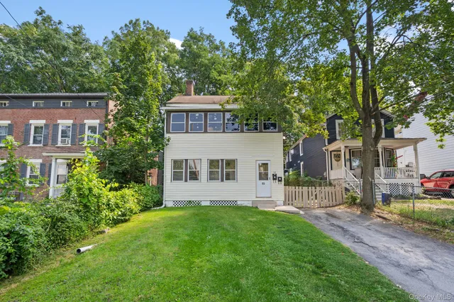 $1,950 | 93 Delafield Street, Poughkeepsie, NY 12601