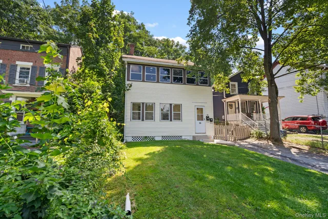 $1,950 | 93 Delafield Street, Poughkeepsie, NY 12601