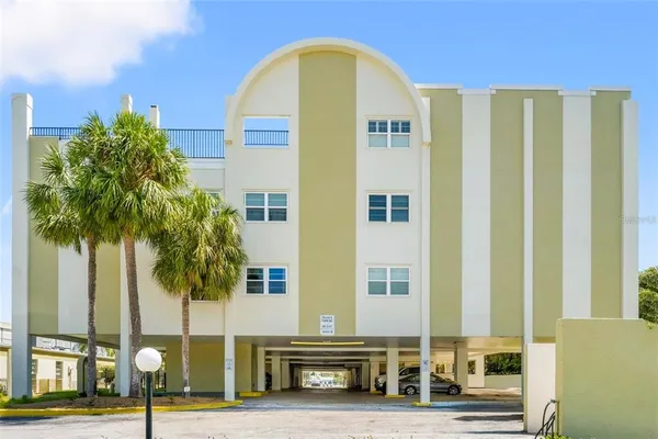 $2,550 | 4651 1st Street Northeast, Unit 306, St. Petersburg, FL 33703