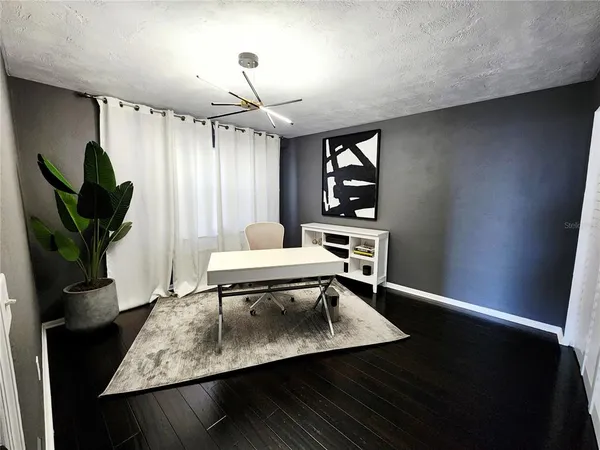 $2,550 | 4651 1st Street Northeast, Unit 306, St. Petersburg, FL 33703