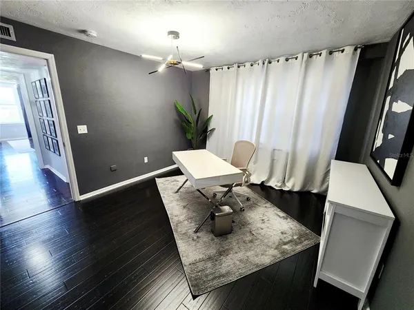 $2,550 | 4651 1st Street Northeast, Unit 306, St. Petersburg, FL 33703