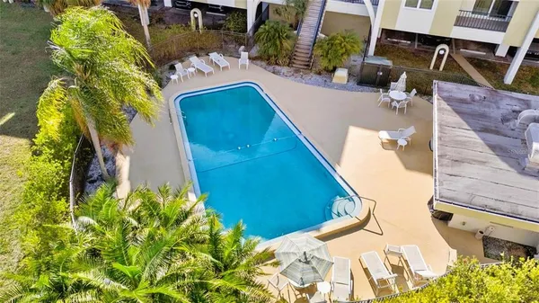 $2,550 | 4651 1st Street Northeast, Unit 306, St. Petersburg, FL 33703