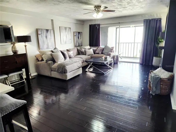 $2,550 | 4651 1st Street Northeast, Unit 306, St. Petersburg, FL 33703