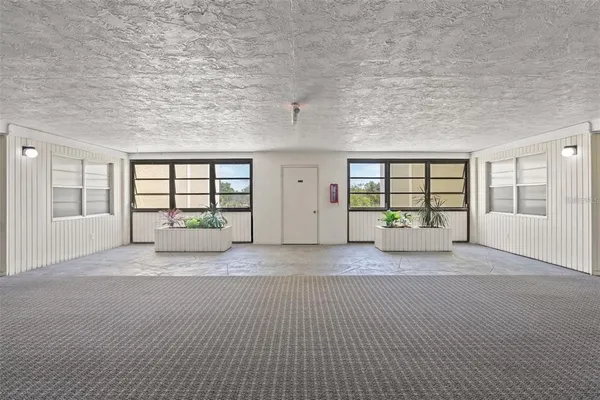 $2,550 | 4651 1st Street Northeast, Unit 306, St. Petersburg, FL 33703