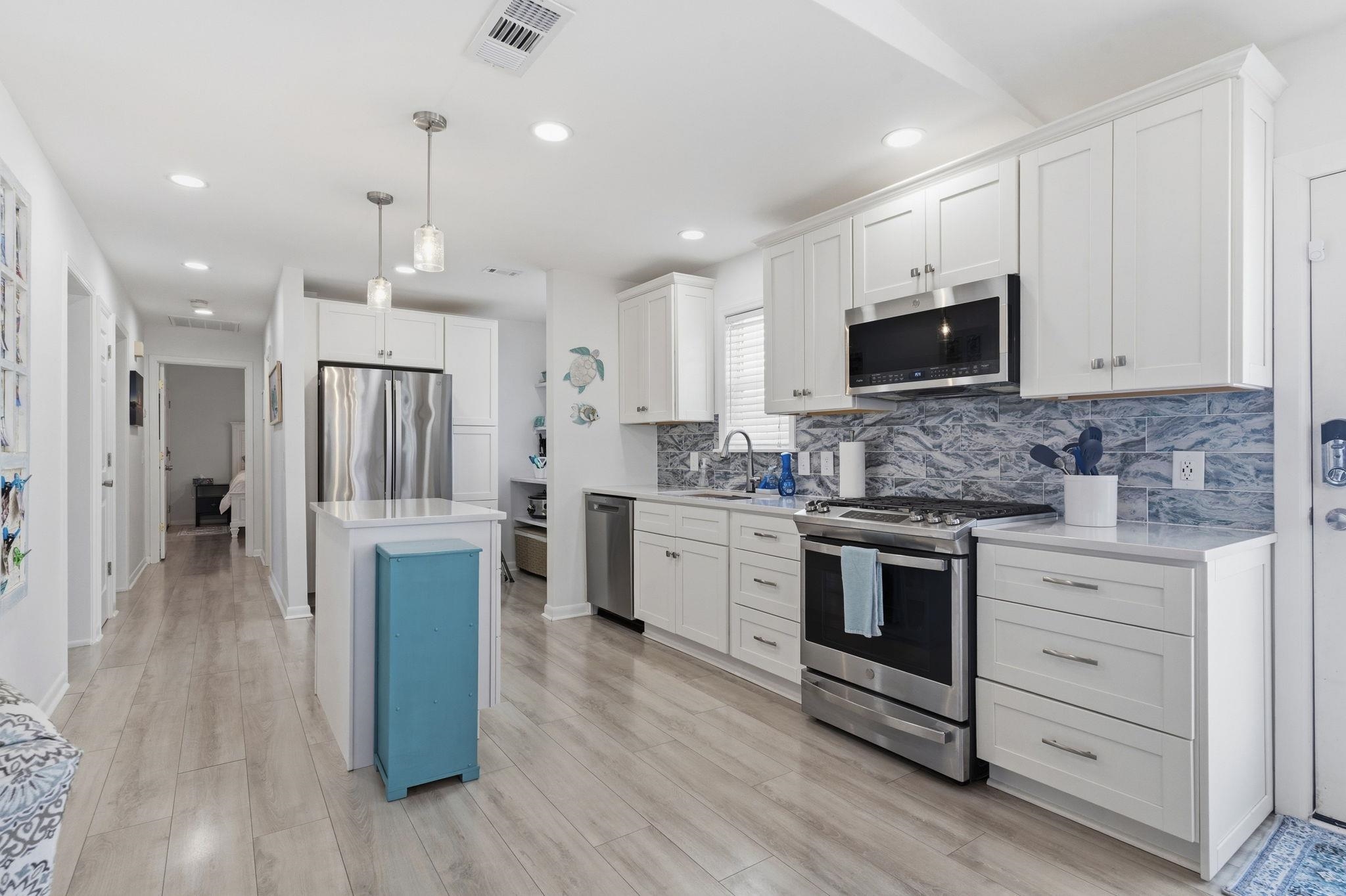 437 Bay Drive Murrells Inlet, SC 29576 - Photo 6 of 39