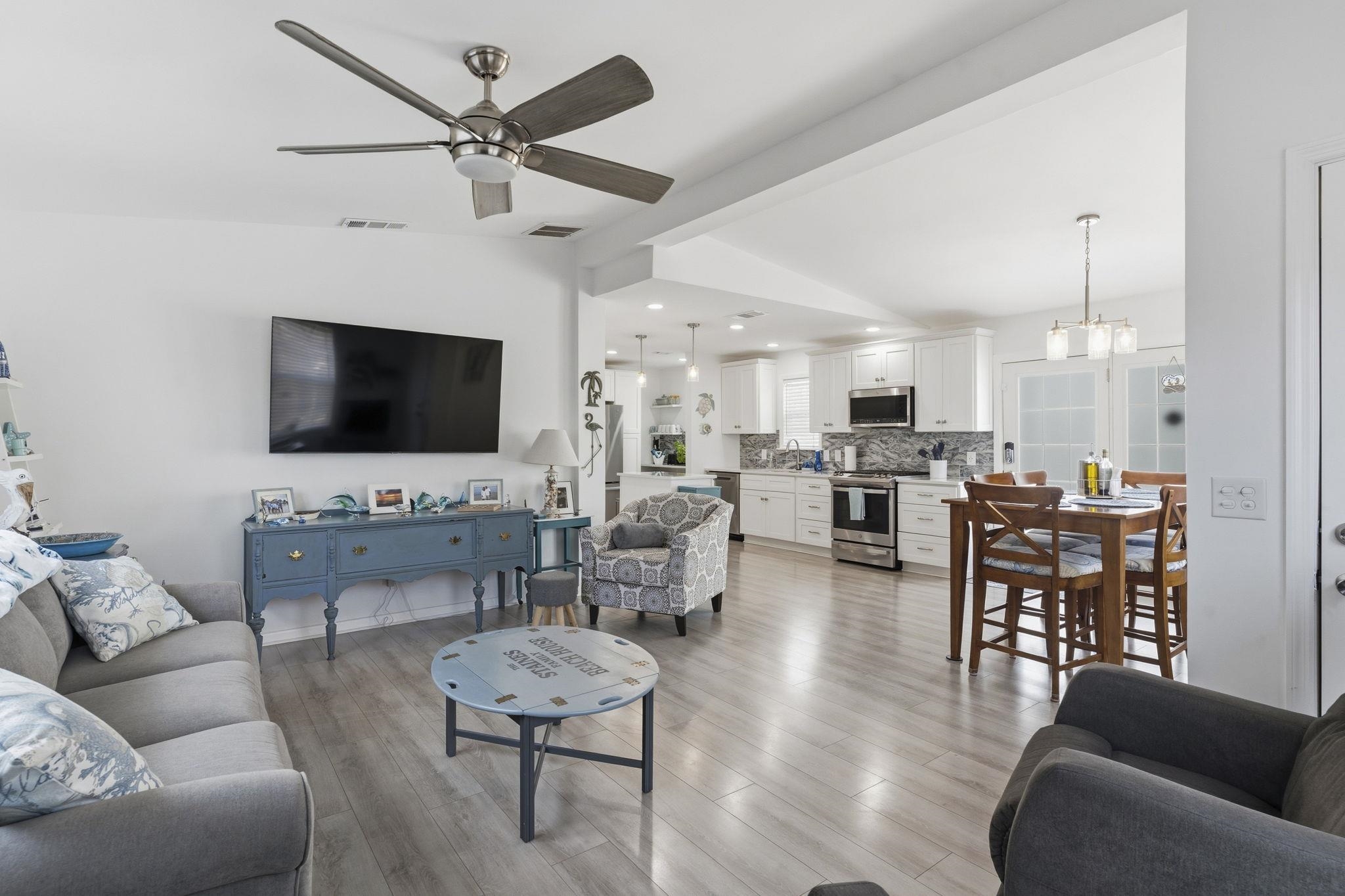 437 Bay Drive Murrells Inlet, SC 29576 - Photo 8 of 39