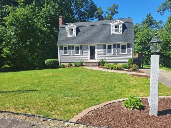 $724,900 | 8 Walker Road, Franklin, MA 02038