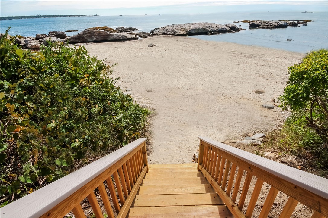 10 Cliff Drive Narragansett, RI 02882 - Photo 11 of 28