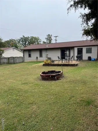 $215,000 | 121 Mervin Street, Sullivan, MO 63080