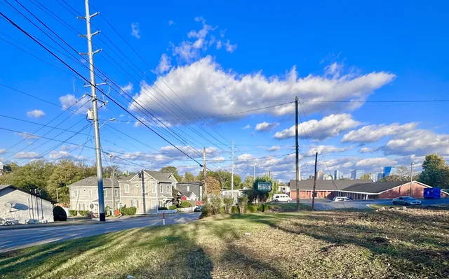 $207,500 | 825 21st Avenue North, Nashville, TN 37208