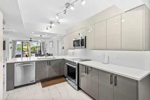 $645,000 | 18 Royal Palm Way, Unit 109, Boca Raton, FL 33432