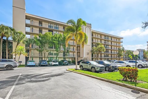 $680,000 | 18 Royal Palm Way, Unit 109, Boca Raton, FL 33432