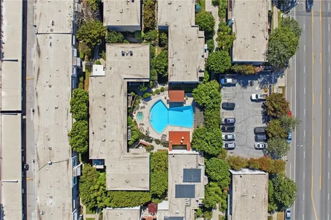 $749,000 | 3300 South Sepulveda Boulevard, Unit E47, Los Angeles, CA 90034