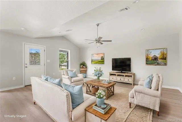 $1,600 | 211 North Gladys Street, Leesville, LA 71446