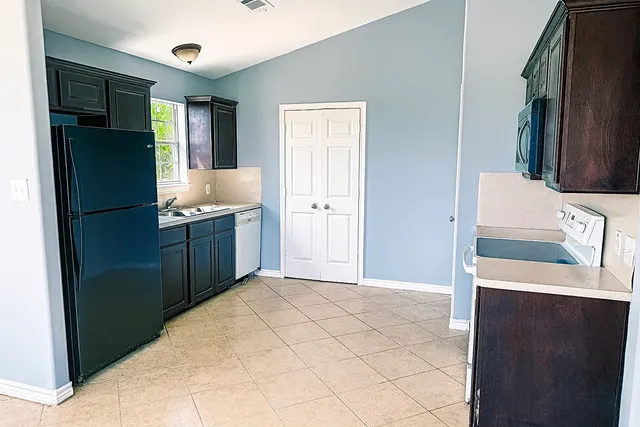 $2,200 | 1040 Darst Road, Beasley, TX 77417