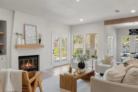 $774,900 | 1006 Palos Verdes Drive, Lakeway, TX 78734