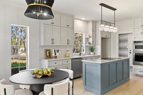 $774,900 | 1006 Palos Verdes Drive, Lakeway, TX 78734