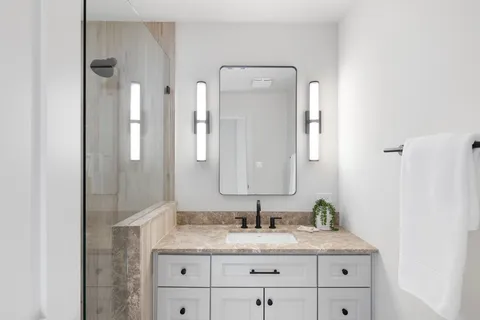 $774,900 | 1006 Palos Verdes Drive, Lakeway, TX 78734