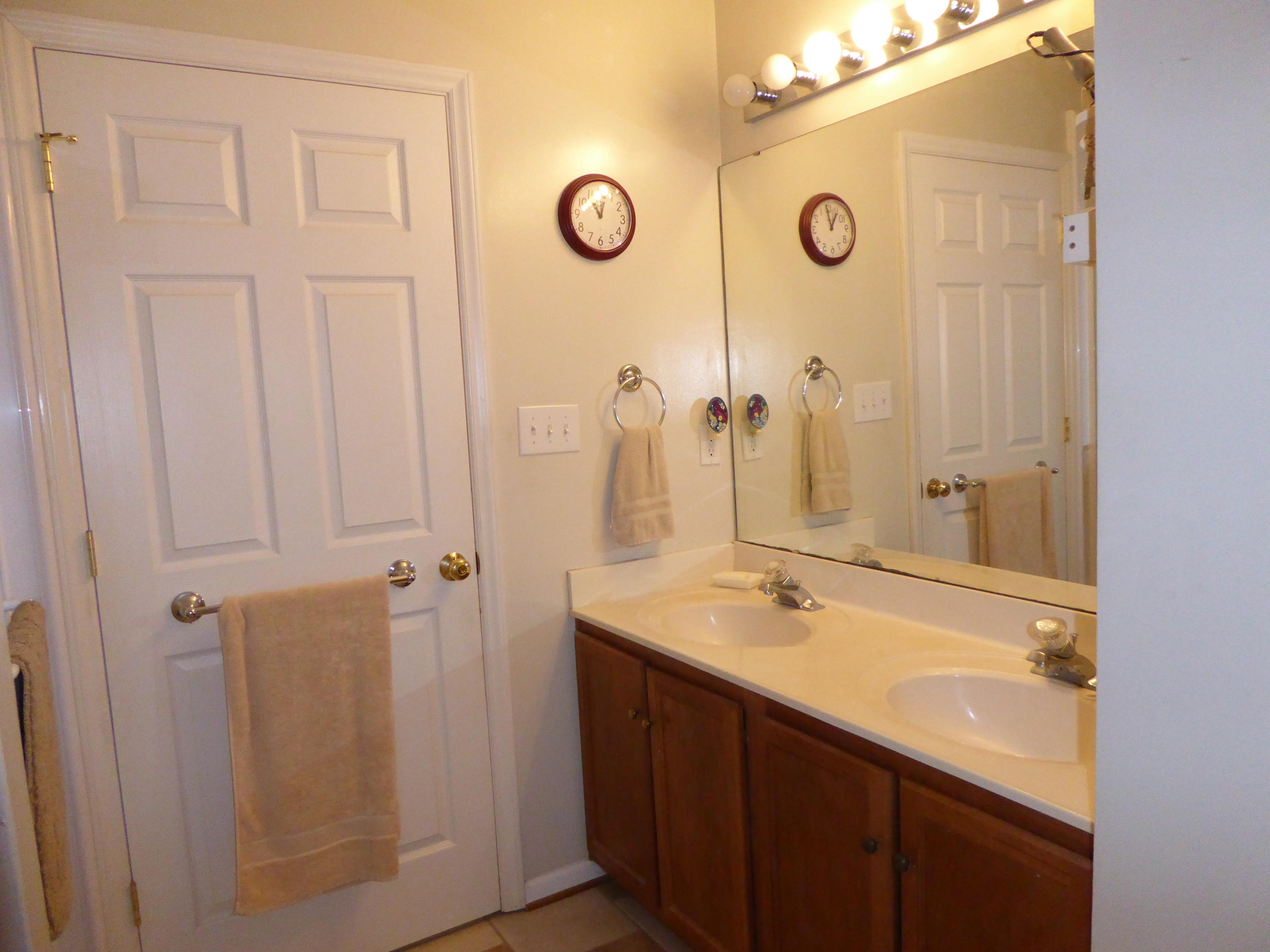 585 Bonbrook Road Wirtz, VA 24184 - Photo 6 of 31 6 Master Bath (5)