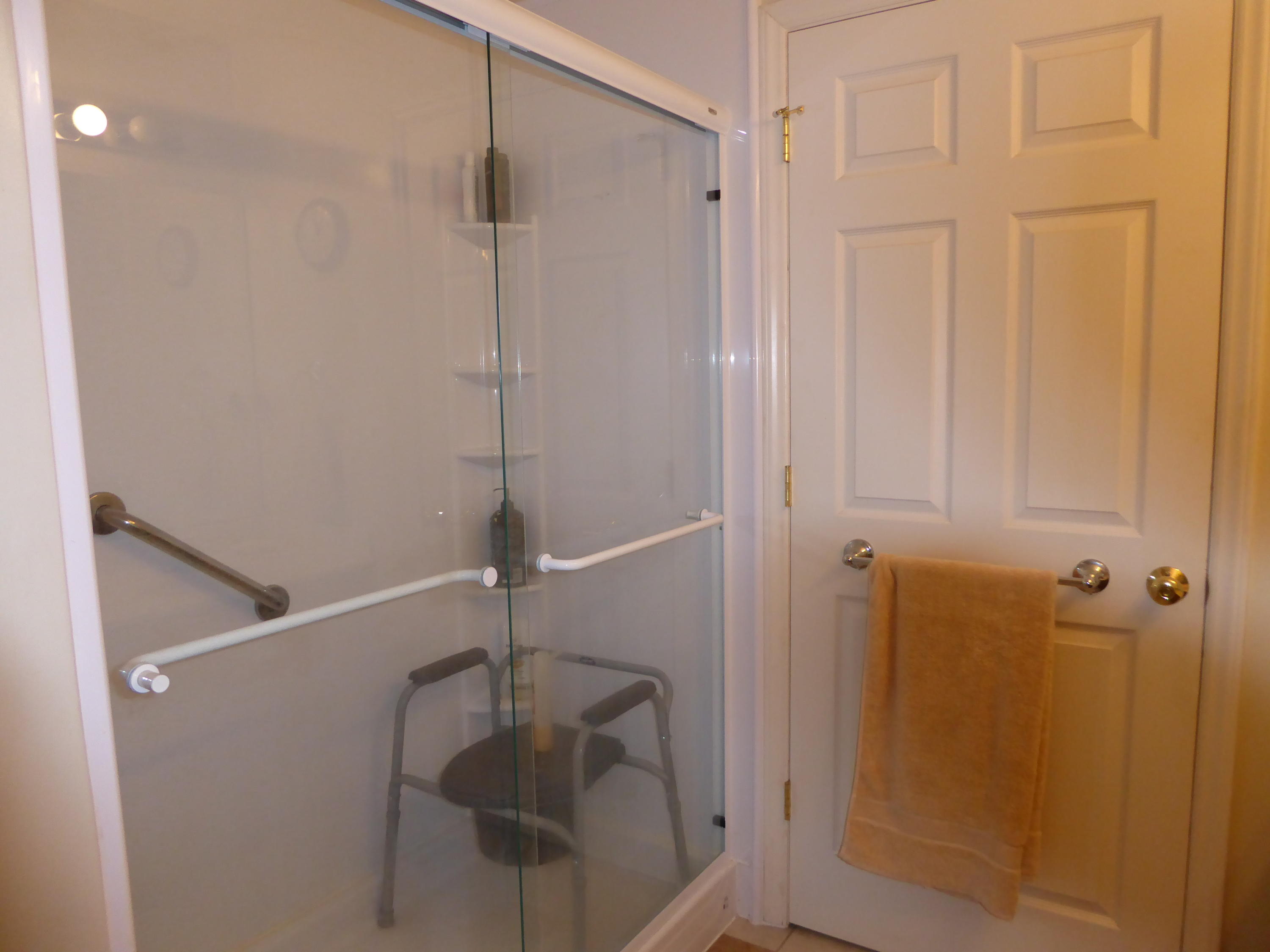 585 Bonbrook Road Wirtz, VA 24184 - Photo 7 of 31 7 Master Bath (6)