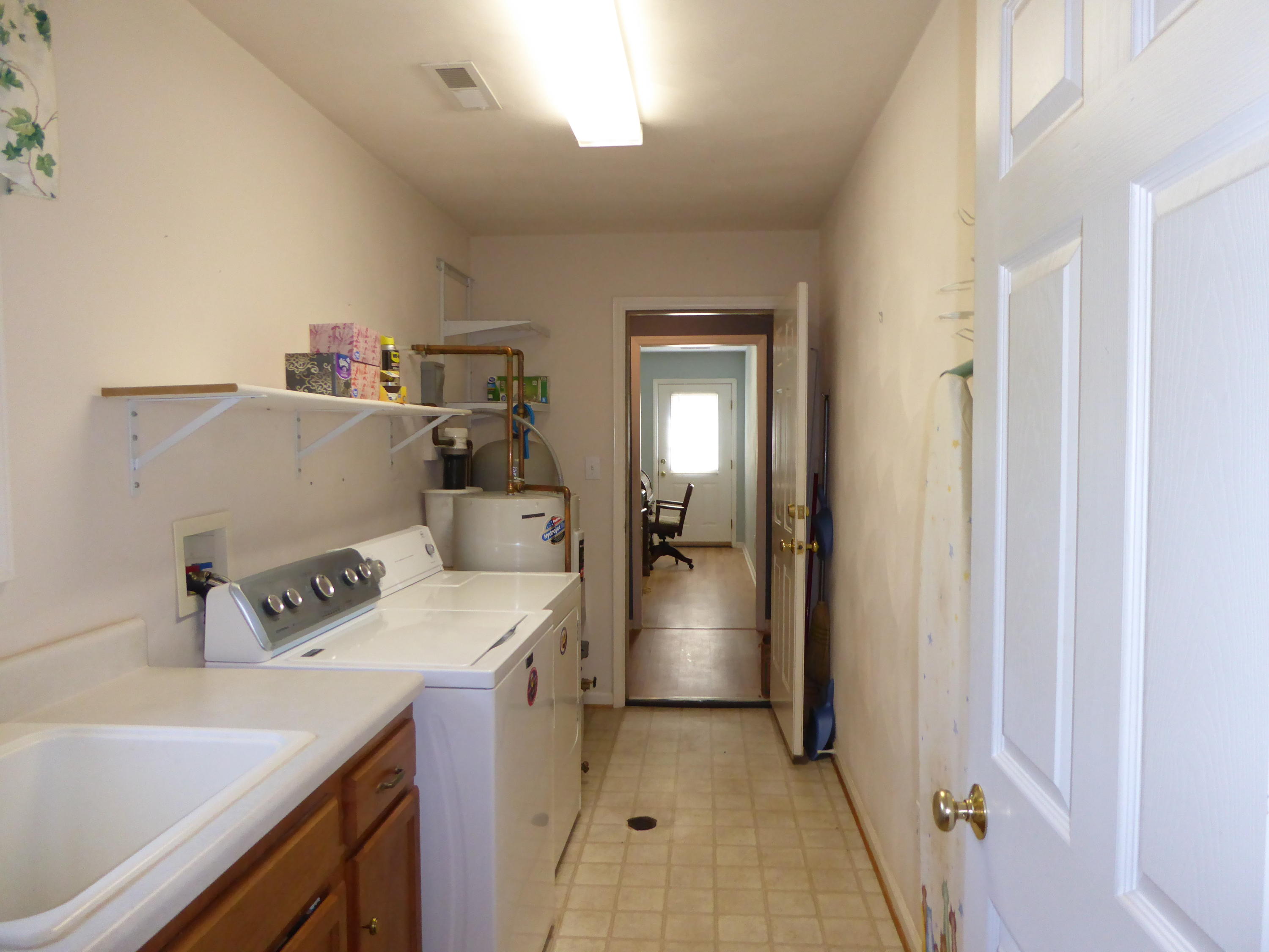 585 Bonbrook Road Wirtz, VA 24184 - Photo 9 of 31 9 Laundry (2)