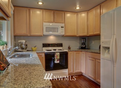 21325 2nd Drive Southeast Bothell, WA 98021 - Photo 7 of 19