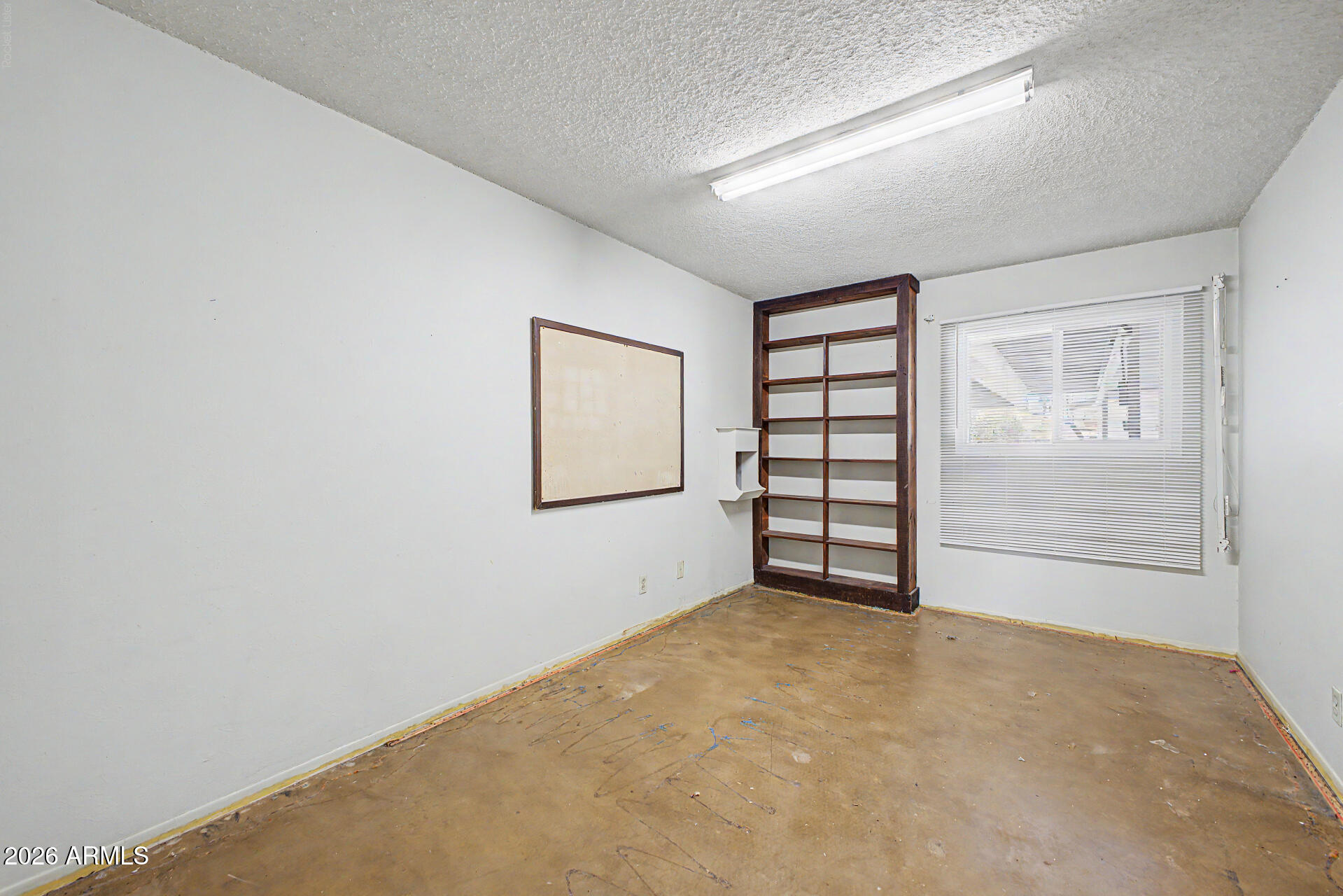 2227 West Rovey Avenue Phoenix, AZ 85015 - Photo 11 of 26 21 - Rovey