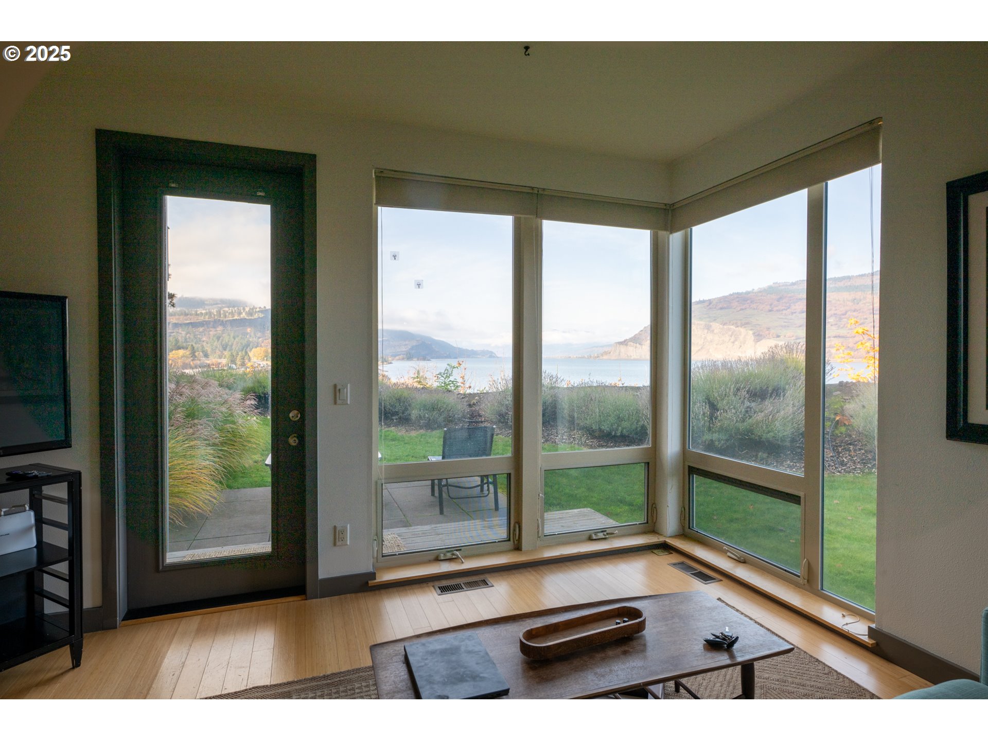 26 Mosier Creek Place, Unit 26 Mosier, OR 97040 - Photo 11 of 38 a view of room with window