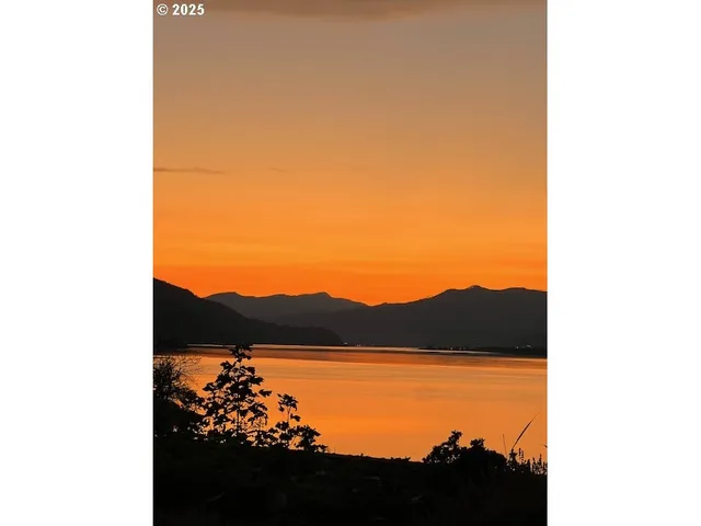 $674,900 | 26 Mosier Creek Place, Mosier, OR 97040