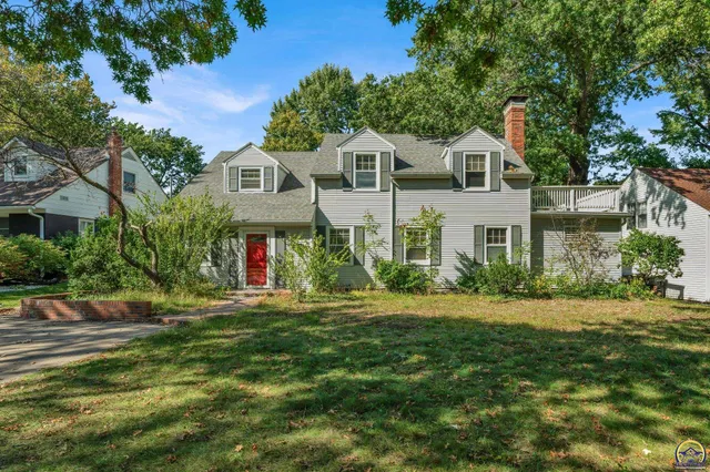 $230,000 | 1625 Southwest Lakeside Drive, Topeka, KS 66604