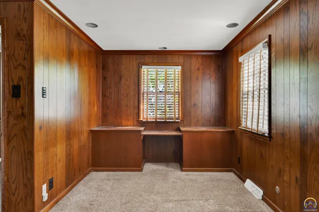 $230,000 | 1625 Southwest Lakeside Drive, Topeka, KS 66604