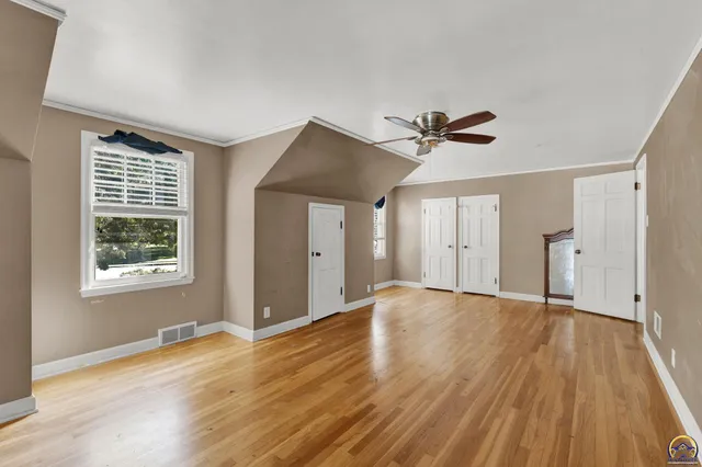 $230,000 | 1625 Southwest Lakeside Drive, Topeka, KS 66604