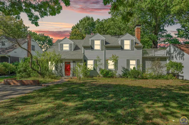 $230,000 | 1625 Southwest Lakeside Drive, Topeka, KS 66604