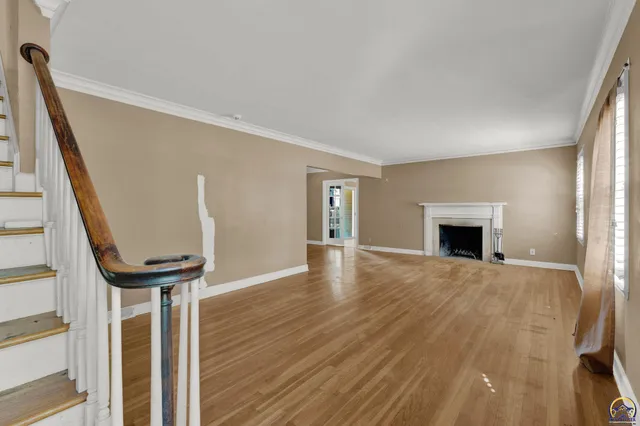 $230,000 | 1625 Southwest Lakeside Drive, Topeka, KS 66604