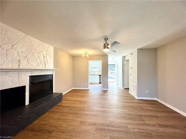 $1,300 | 514 Brookside Court, Kernersville, NC 27284