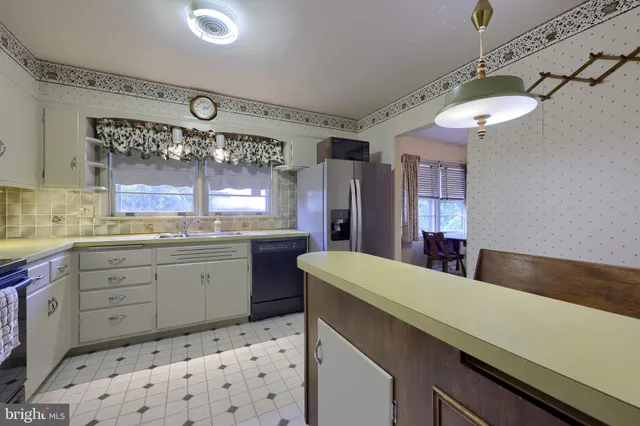 $295,000 | 136 Springhouse Road, Lancaster, PA 17603