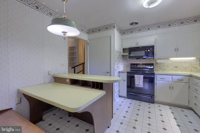 $295,000 | 136 Springhouse Road, Lancaster, PA 17603