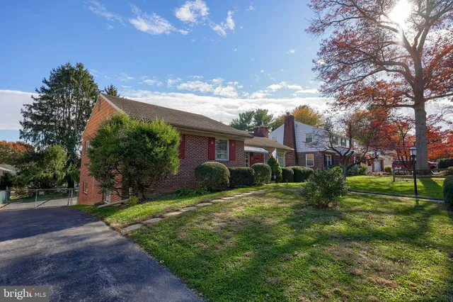 $295,000 | 136 Springhouse Road, Lancaster, PA 17603