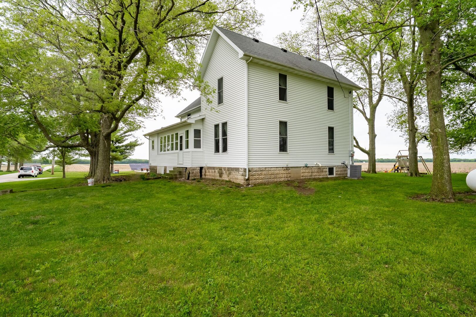 12610 North 1900 E Road Fairbury, IL 61739 - Photo 5 of 36