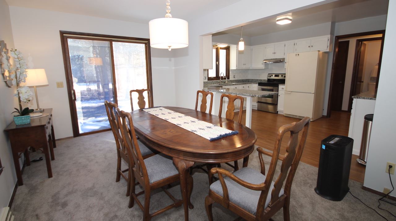 4122 South Meridian Road Mount Pleasant, MI 48858 - Photo 5 of 29 1837445-4.JPG