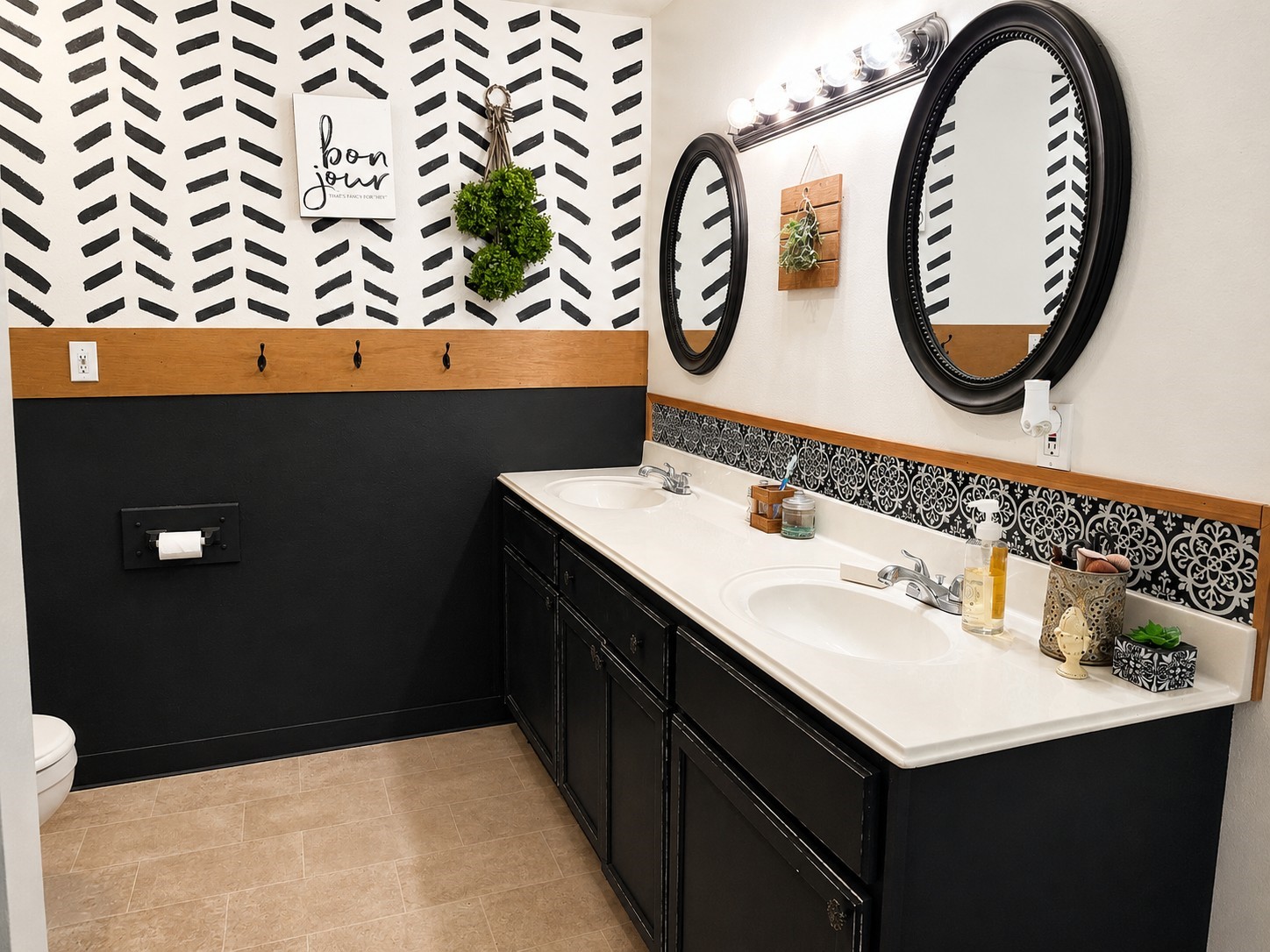 297 Mable Street Conroe, TX 77301 - Photo 5 of 9 Primary Bathroom