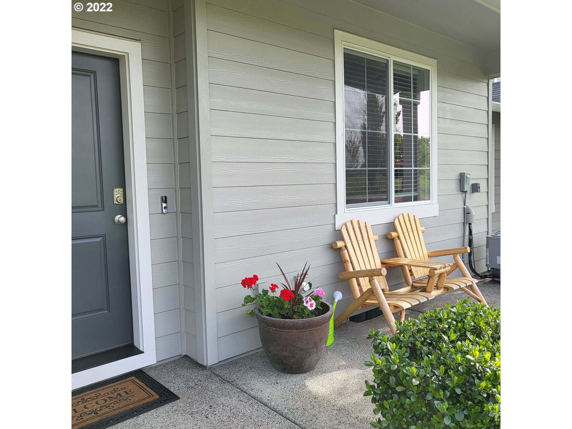 2376 Southeast Palmquist Road Gresham, OR 97080 - Photo 2 of 23 Gallery Image 2