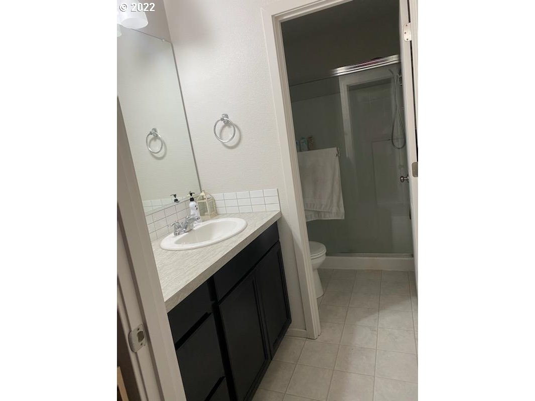 2376 Southeast Palmquist Road Gresham, OR 97080 - Photo 9 of 23 Gallery Image 9