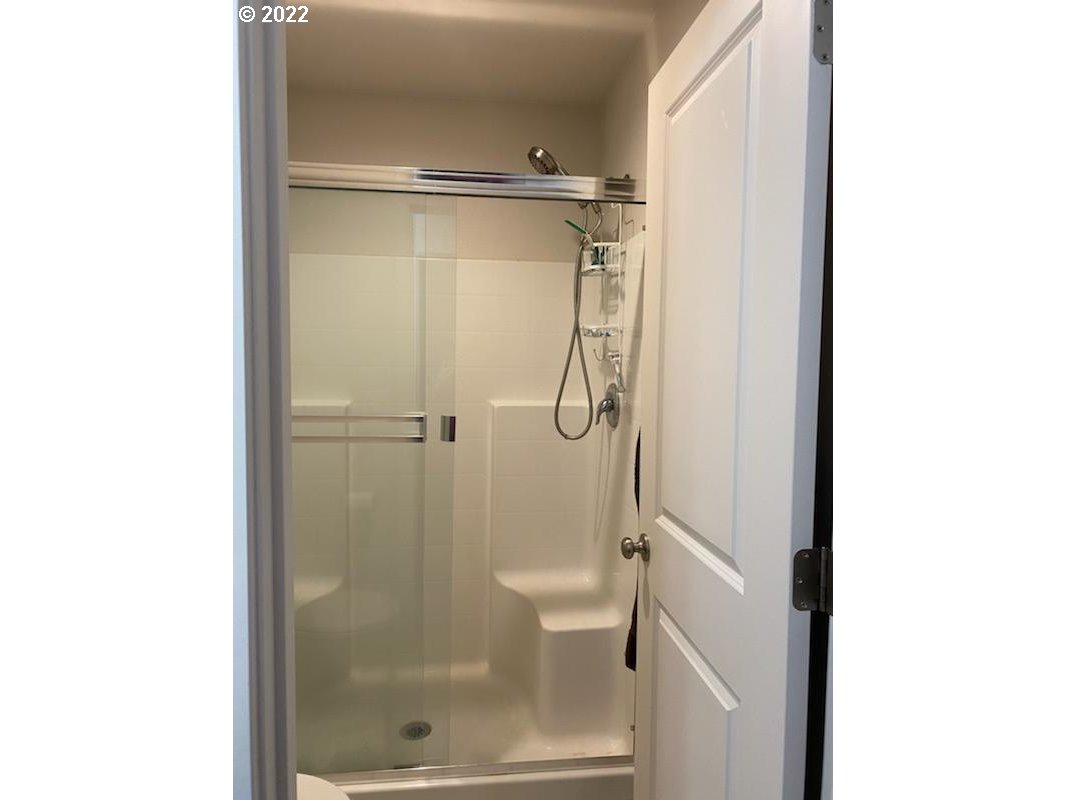 2376 Southeast Palmquist Road Gresham, OR 97080 - Photo 10 of 23 Gallery Image 10