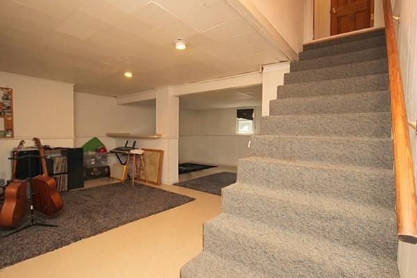 40 Old Farm Road North Attleboro, MA 02760 - Photo 34 of 36 a living room with furniture