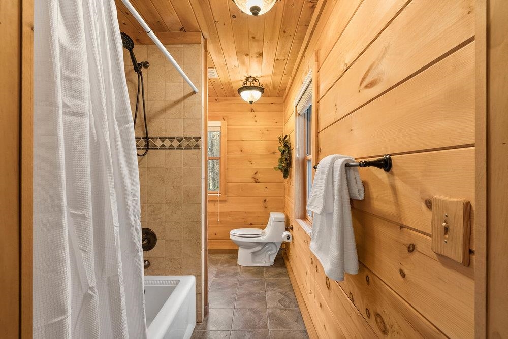 502 Caledonia Road Landrum, SC 29356 - Photo 12 of 39