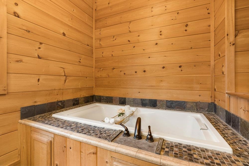 502 Caledonia Road Landrum, SC 29356 - Photo 16 of 39